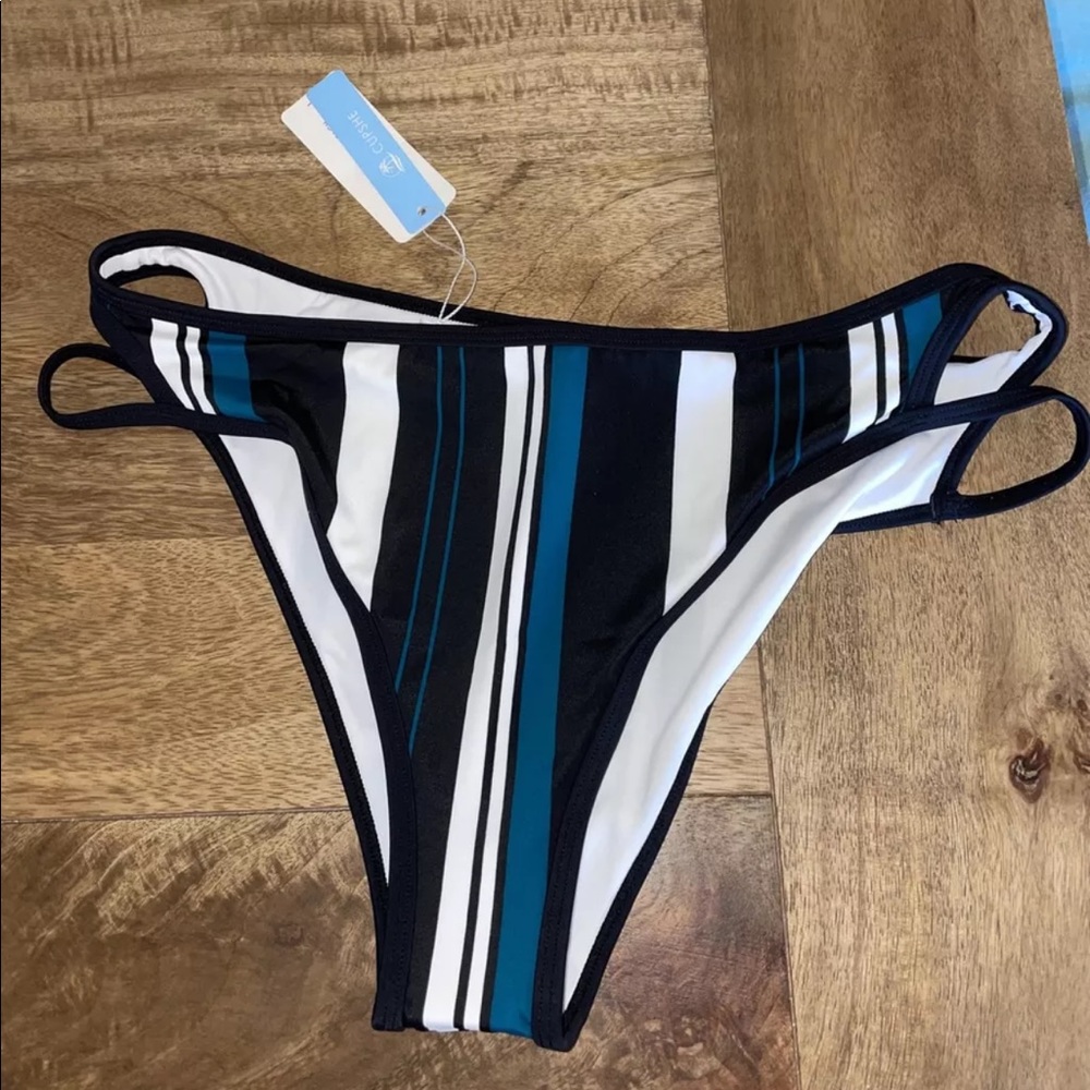 New XL swimsuit bottoms CUPSHE with tags